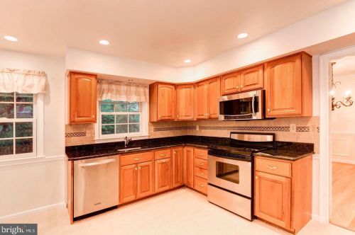 6836 Chelsea Rd, Mc Lean VA  22101-2803 exterior