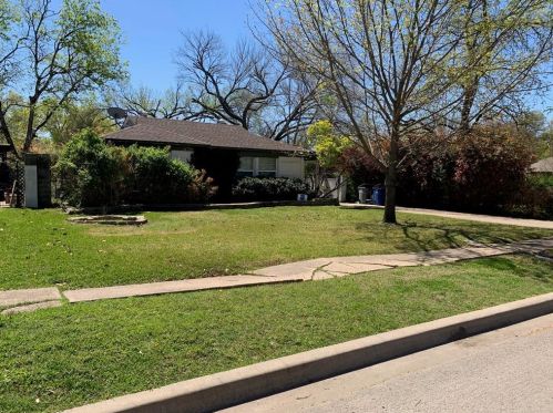 3814 Eaton Dr, Dallas TX  75220-5054 exterior