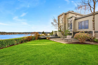 4620 Bradford St, Seattle, WA 98118-1251