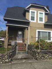 902 70th St, Seattle WA  98117-5231 exterior