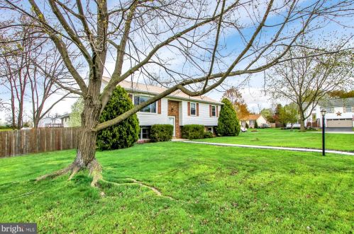 1 Little Knoll Dr, Hanover PA  17331-9280 exterior