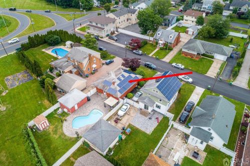 57 Barton St, Edison NJ 08837-2855 exterior