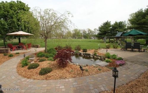 7408 Dunross Dr, Kalamazoo MI 49024-7412 exterior