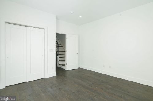 1827 Manton St, Philadelphia PA 19146-2923 exterior