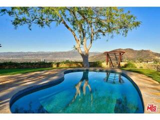 2936 Montcalm Ave, Los Angeles CA  90046-1304 exterior