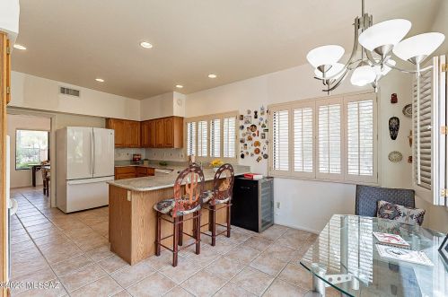 1024 Camino Diestro, Tucson AZ 85704-7694 exterior