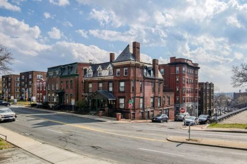 78 Maple St, Springfield, MA 01105-1813