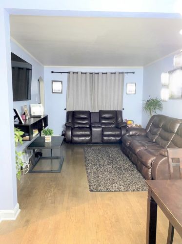 5221 Mayfield Ave, Chicago, IL 60638-1511