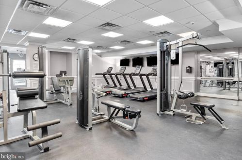 425 Carson Ter, Huntingdon Valley PA  19006-4720 exterior