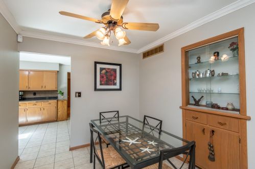 10021 Grantosa Dr, Milwaukee WI 53222-1325 exterior