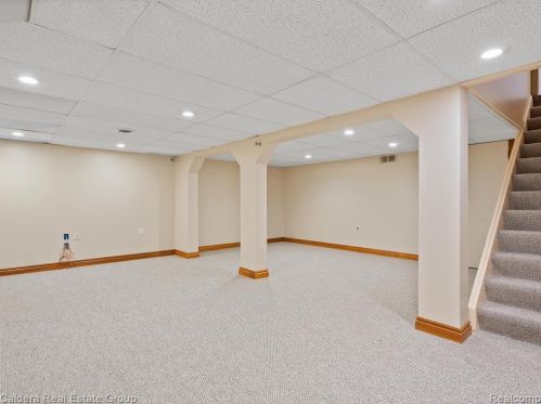 1413 Ogden Dr, Troy MI 48083-5339 exterior