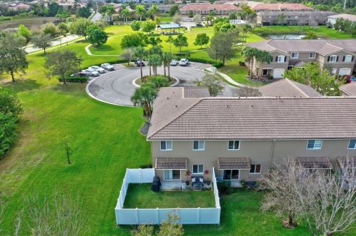 2201 Marshfield Ct, Fort Pierce FL  34953-4372 exterior