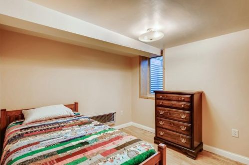 1221 Jefferson Ave, Saint Paul MN 55105-2838 exterior