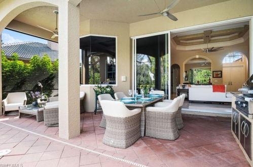 5729 Hammock Is Dr, Naples FL 34119-4695 exterior