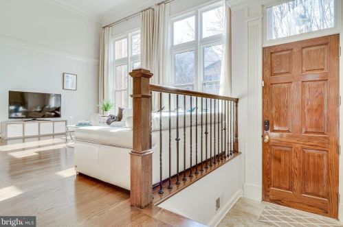 6636 Hampton View Pl, Mc Lean VA 22101-6003 exterior