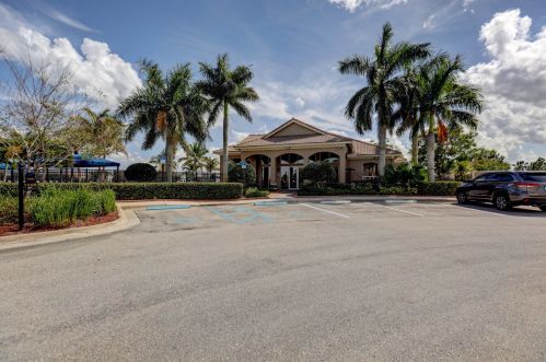 2544 Marshfield Ct, Fort Pierce FL 34953-4369 exterior