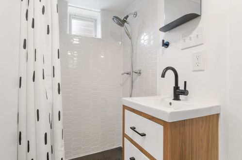 7205 Mcclure Ave, Pittsburgh PA  15218-2307 exterior