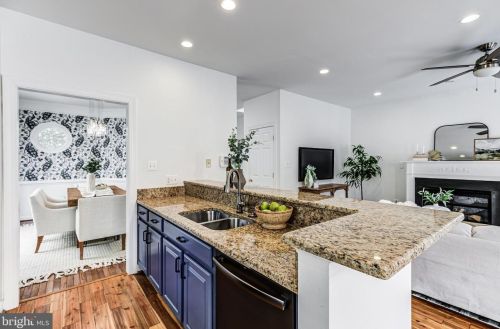 213 Creek Valley Ln, Rockville MD  20850-5603 exterior