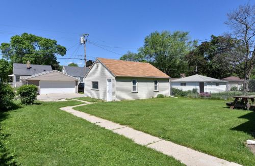 3137 87th St, Milwaukee WI  53222-3730 exterior