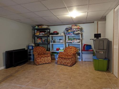 247 Hackmatack St, Manchester CT 06040-6512 exterior