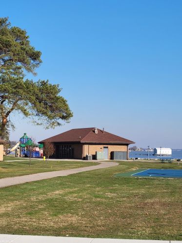 33654 Lotties Dr, New Baltimore MI 48047-2378 exterior