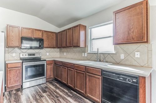 5216 English Glade Dr, Austin TX  78724-6239 exterior