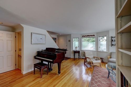 243 Transit St, Providence RI 02906-1023 exterior