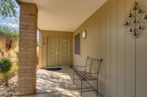 7590 Ln Cienega Dr, Tucson AZ 85712-1423 exterior