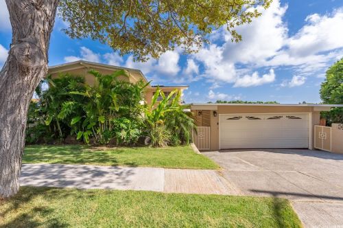 4933 Waa St, Honolulu, HI 96821-1445