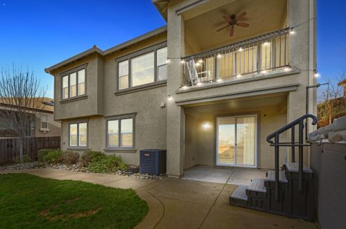 2110 Fenceline Dr, Folsom CA exterior