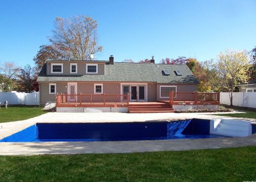 1506 Louis Kossuth Ave, Bohemia, NY 11716-1510