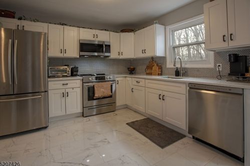 8 White Meadow Rd, Rockaway NJ  07866-1903 exterior