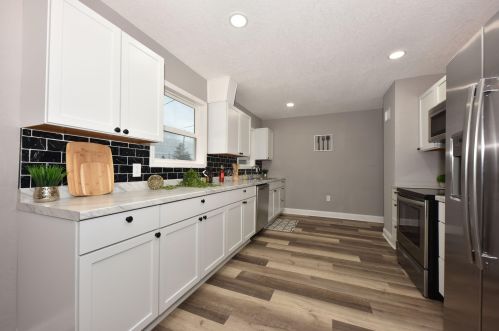 2926 Bobolink Ave, Milwaukee WI  53209-4248 exterior