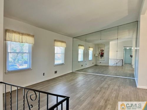 7 Hallo St, Edison NJ exterior