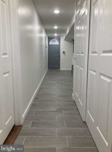 6802 Henry Ave, Philadelphia PA 19128-1522 exterior