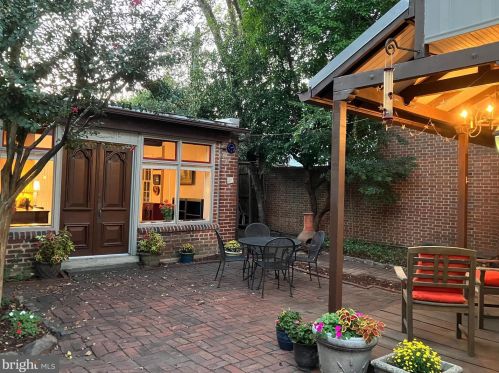 311 5 St, Washington DC 20003-1104 exterior