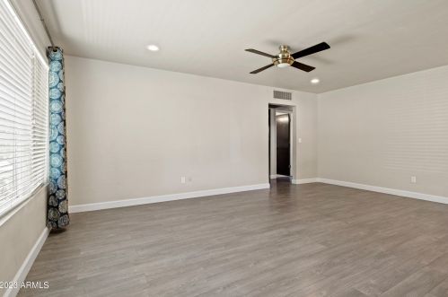 7035 15th St, Phoenix AZ  85020-5414 exterior