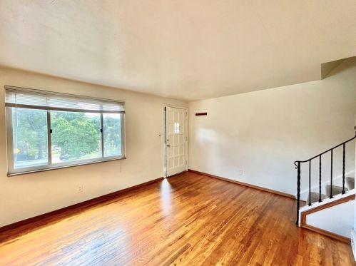 666 Crystal Dr, Pittsburgh PA  15228-2567 exterior