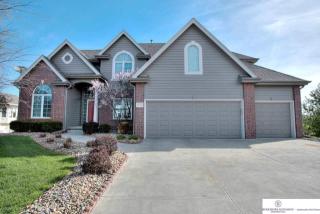 10725 Fairway Dr, Omaha NE  68136-4083 exterior