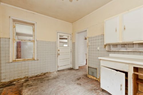 4821 Hirsch St, Chicago IL 60651-1520 exterior