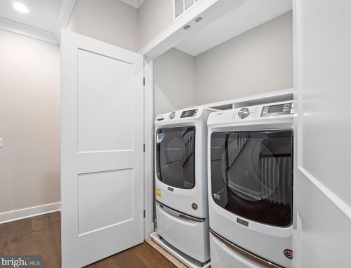 10346 Grosvenor Pl, Rockville MD 20852 exterior