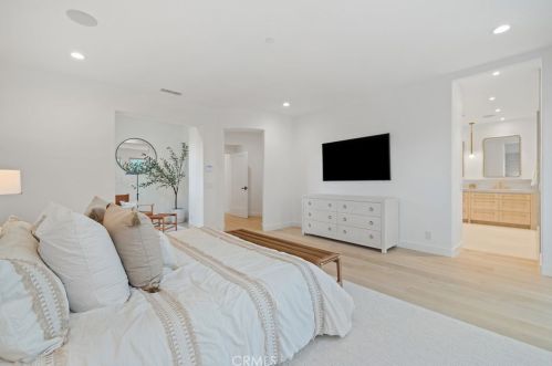 10464 Caribou Way, Tustin CA  92782-1470 exterior