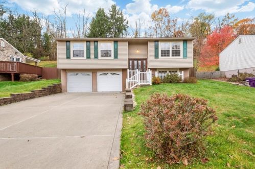 831 Key Dr, Pittsburgh, PA 15239