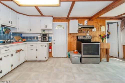 35 Shawnee Trl, Wharton NJ 07885-2927 exterior