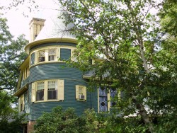 379 Central St, Newton, MA 02466-2232