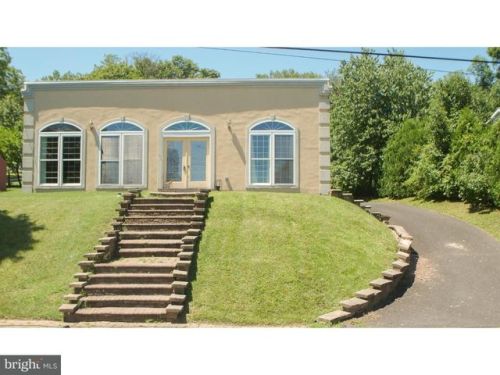 1261 Juniper St, Pottstown PA  19464-1951 exterior