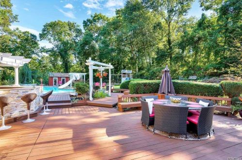 58 Alpine Way, Huntington Station NY 11746-4602 exterior