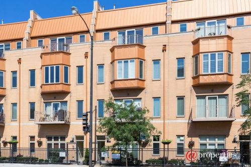 1913 State St, Chicago IL  60616-2923 exterior