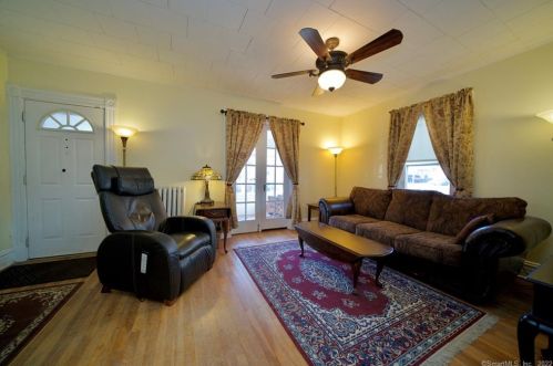 9 Fairview St, New Britain CT 06051-2707 exterior