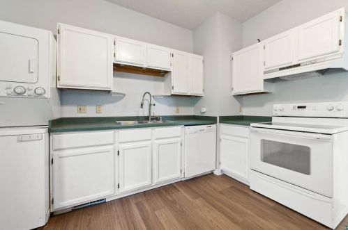 109 9th St, Duluth MN 55805-1606 exterior